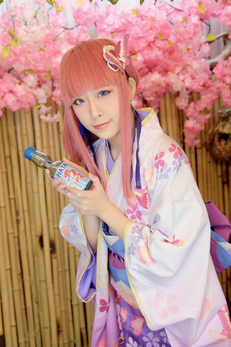MizoreCosplayer's tweet photo. 圖片資料：
二乃正月和服 @mizore_owo
攝thx：@flow_tsui 

#中野二乃 #二乃 #五等份 #五等分の花嫁 #傲嬌  #cosplay #hkcos #coser  #正月和服  #写真好きな人と繋がりたい #人像攝影 #被写体 #被写体モデル #被写体募集 #いいね返し #いいね返しま https://t.co/zrYMmhpAzS