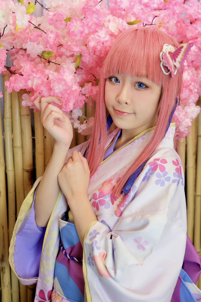 MizoreCosplayer's tweet photo. 圖片資料：
二乃正月和服 @mizore_owo
攝thx：@flow_tsui 

#中野二乃 #二乃 #五等份 #五等分の花嫁 #傲嬌  #cosplay #hkcos #coser  #正月和服  #写真好きな人と繋がりたい #人像攝影 #被写体 #被写体モデル #被写体募集 #いいね返し #いいね返しま https://t.co/zrYMmhpAzS