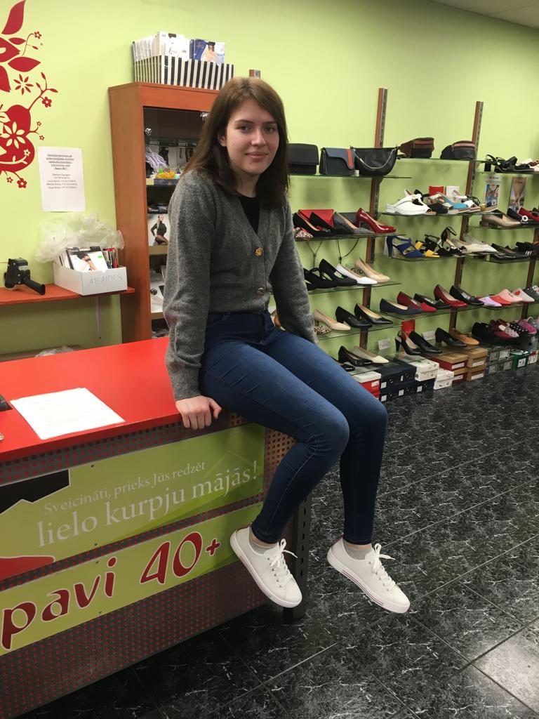 ZaigaUzSalas's tweet photo. Hei, hei... skaties 👀 kas arī ir atpakaļ noliktavā. 🤩
👟 #Remonte 41-45
https://t.co/v9jpnSldEm
#bigshoes #bigsizeshoes #largesizeshoes #plussizeshoes #tallstyle #tallfashion https://t.co/6Bsgfn9E1J