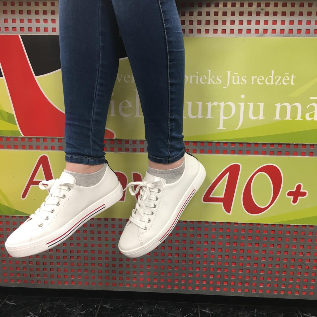 ZaigaUzSalas's tweet photo. Hei, hei... skaties 👀 kas arī ir atpakaļ noliktavā. 🤩
👟 #Remonte 41-45
https://t.co/v9jpnSldEm
#bigshoes #bigsizeshoes #largesizeshoes #plussizeshoes #tallstyle #tallfashion https://t.co/6Bsgfn9E1J