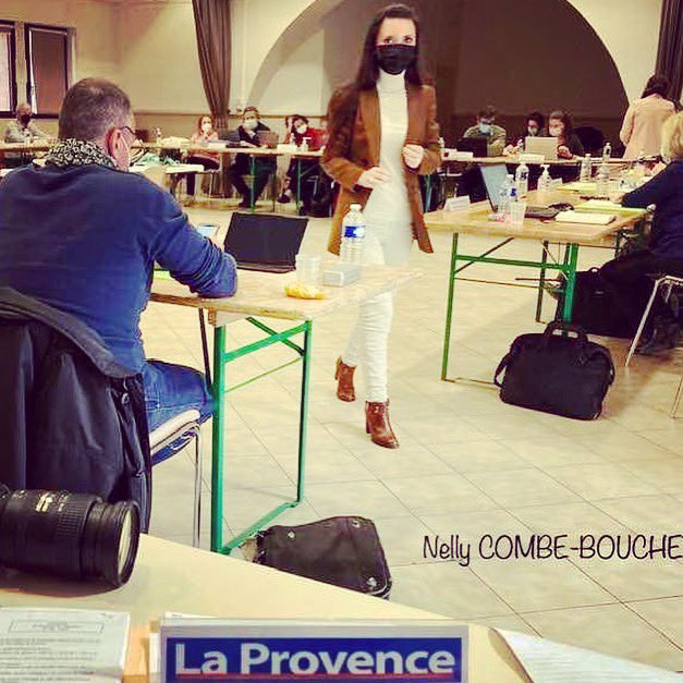 MarionBiscione's tweet photo. 👥1er Conseil communautaire 2022🗳
Désignée comme Assesseur (la plus jeune du conseil) pour procéder au dépouillement des votes et l’annonce des élus. Nouvelles élections communautaires suite aux élections municipales partielles de St Rémy
#intercommunalite #ccvba #elections #🇫🇷 https://t.co/piEeFtyjmK