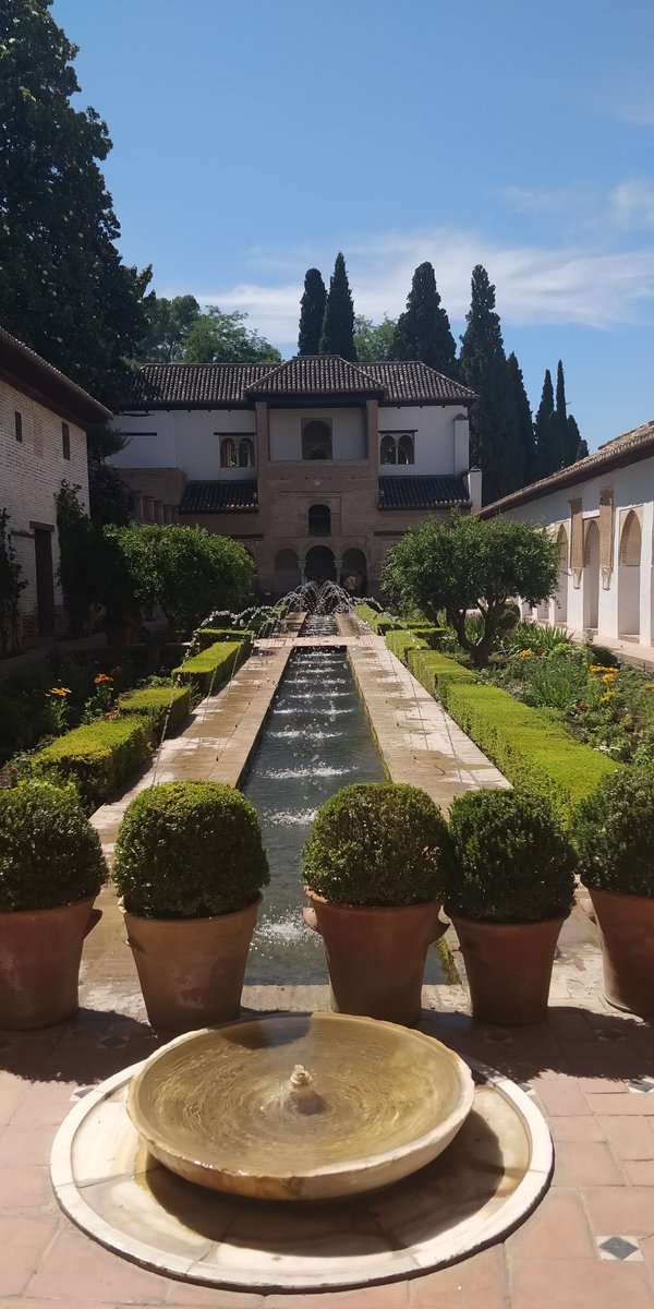 GranadaTapaTour's tweet photo. One of the most peaceful spots within the #AlhambraPalace is the Generalife Palace, built as a rest place for the Sultans to enjoy &amp; entertain guests. If you're lucky &amp; in there on a quiet day, close your eyes &amp; just imagine you are one of those guests! #Generalife #granadacity https://t.co/2aipg6Tw7L