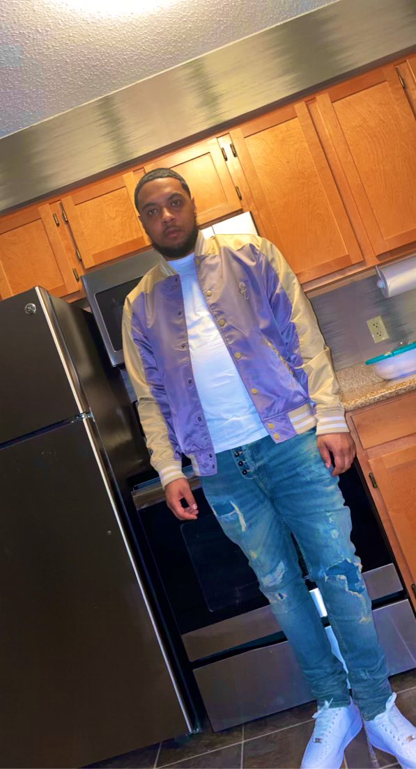 jordan_b215's tweet photo. Sturdy 30! #FreeBooda #FreeDirty https://t.co/LnGK0jKUUD