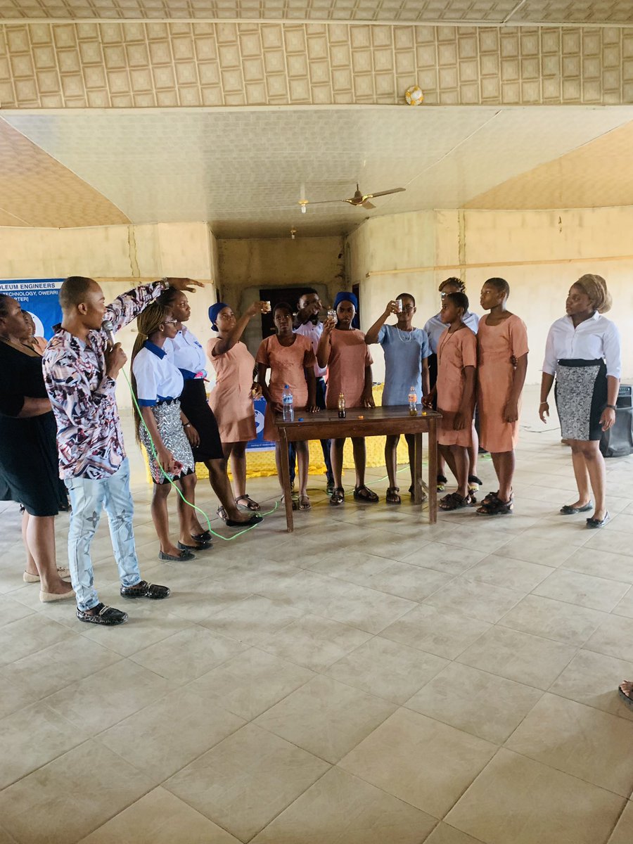 SpeFuto's tweet photo. Today, being 12th February 2022 SPE FUTO Chapter visited the Holy Rosary School Owerri where its plans were fully executed and achieved. The event brought smiles on faces. About 150 students out of the numerous students were gifted with Sanitary Pads

#WeAreSPE-FUTO 
SPECares💙💙 https://t.co/NHS3Wb0LSx