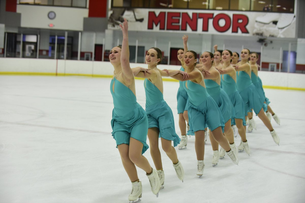 In the senior competition, <a href="/AdrianVSST/">Adrian College Varsity Skating</a> finished 5⃣th, taking 117.54 points in its free skate for a total of 170.63.

Full Results: skating.ch/TNT_2022/index…

📷: Cynthia Slawter Photography, Steve Goossen 828 Studios