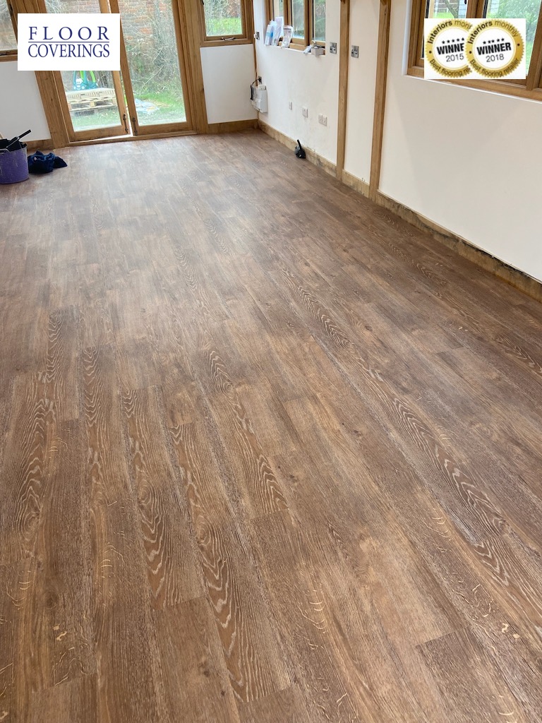 FloorCoverings1's tweet photo. You'd never know this wasn't real wood by looking at the natural hues and grain in it but it is in fact from the Karndean Van Gogh range. A luxury vinyl tile, mimics wood but without the upkeep! Winner, winner chicken dinner! #tipsofthetrade #flooring #interiordesign https://t.co/JeXPHGerCo