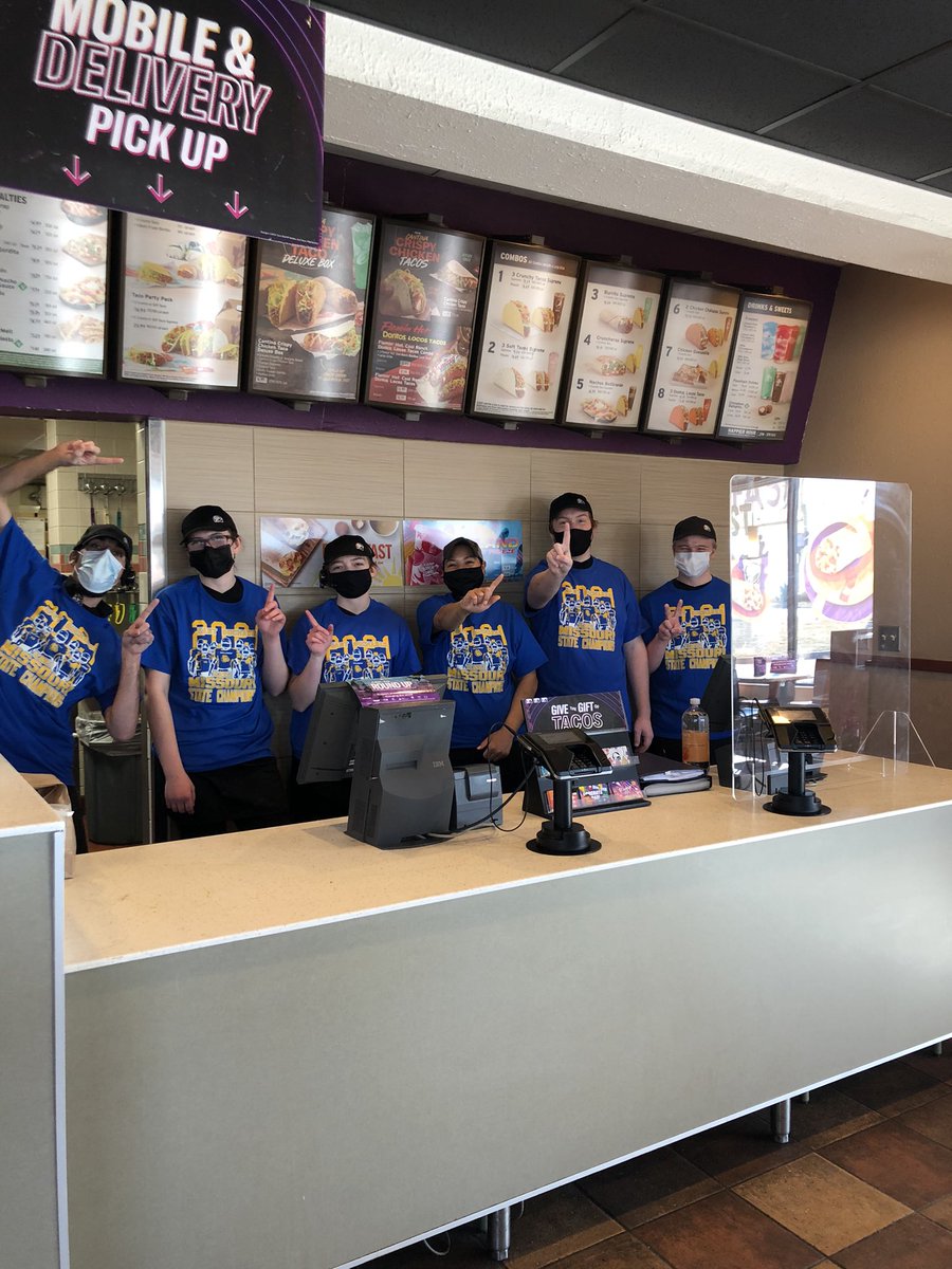 1Courtneyschoen's tweet image. @EBHSFootball #eastbuch thank you for the state championship t-shirts! We love them!!! #teamboonvilletacobell