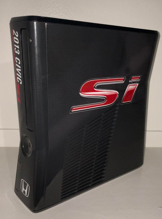 Namban2Games's tweet photo. ๐ณ๐ณ Quand tu cherches des consoles de collection et que tes Fans de Honda et que ta pas cette console ๐ magnifique les fullset en pls ๐ 5 exemplaires dans le monde #Xbox #hondasi https://t.co/3pPdVAyu3q