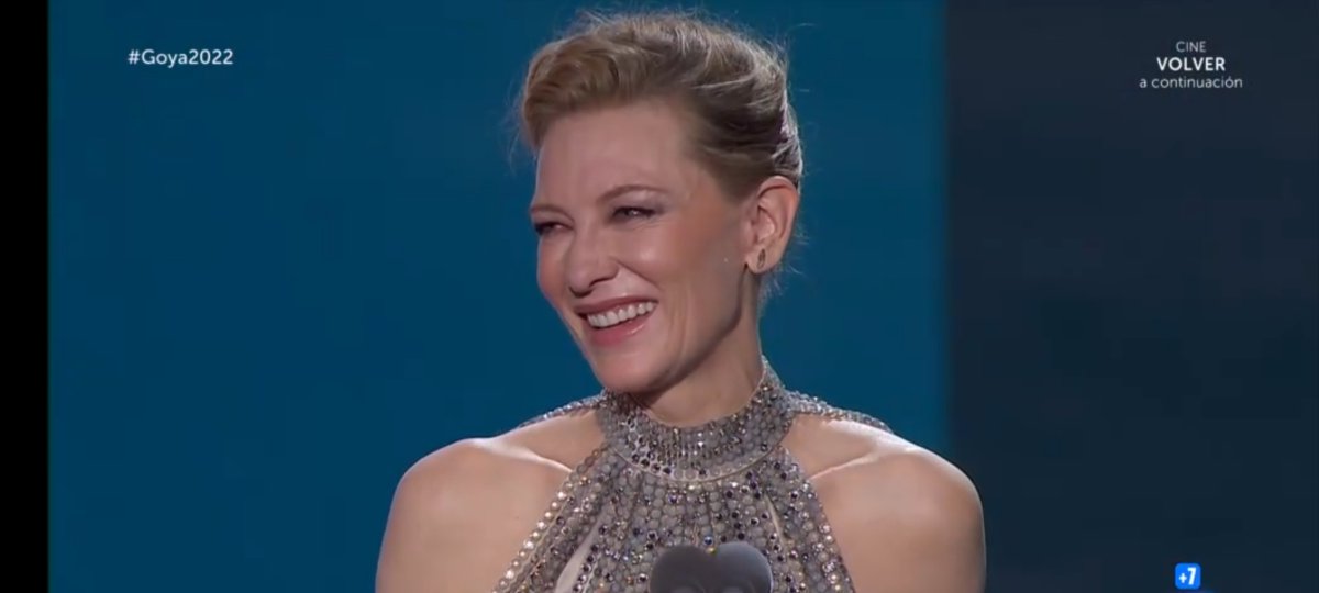 RT @cakeblanchett_: cate blanchett presented with international goya award https://t.co/O2mxDJLSyp