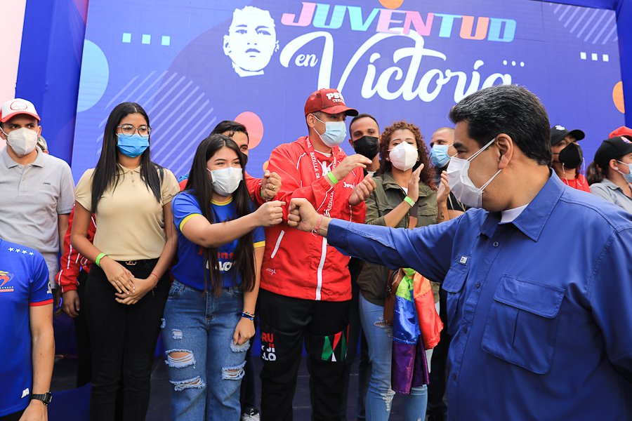 Pdte. @NicolasMaduro expresó su admiración por el liderazgo juvenil venezolano y llamó a fortalecer las organizaciones bolivarianas estudiantiles.