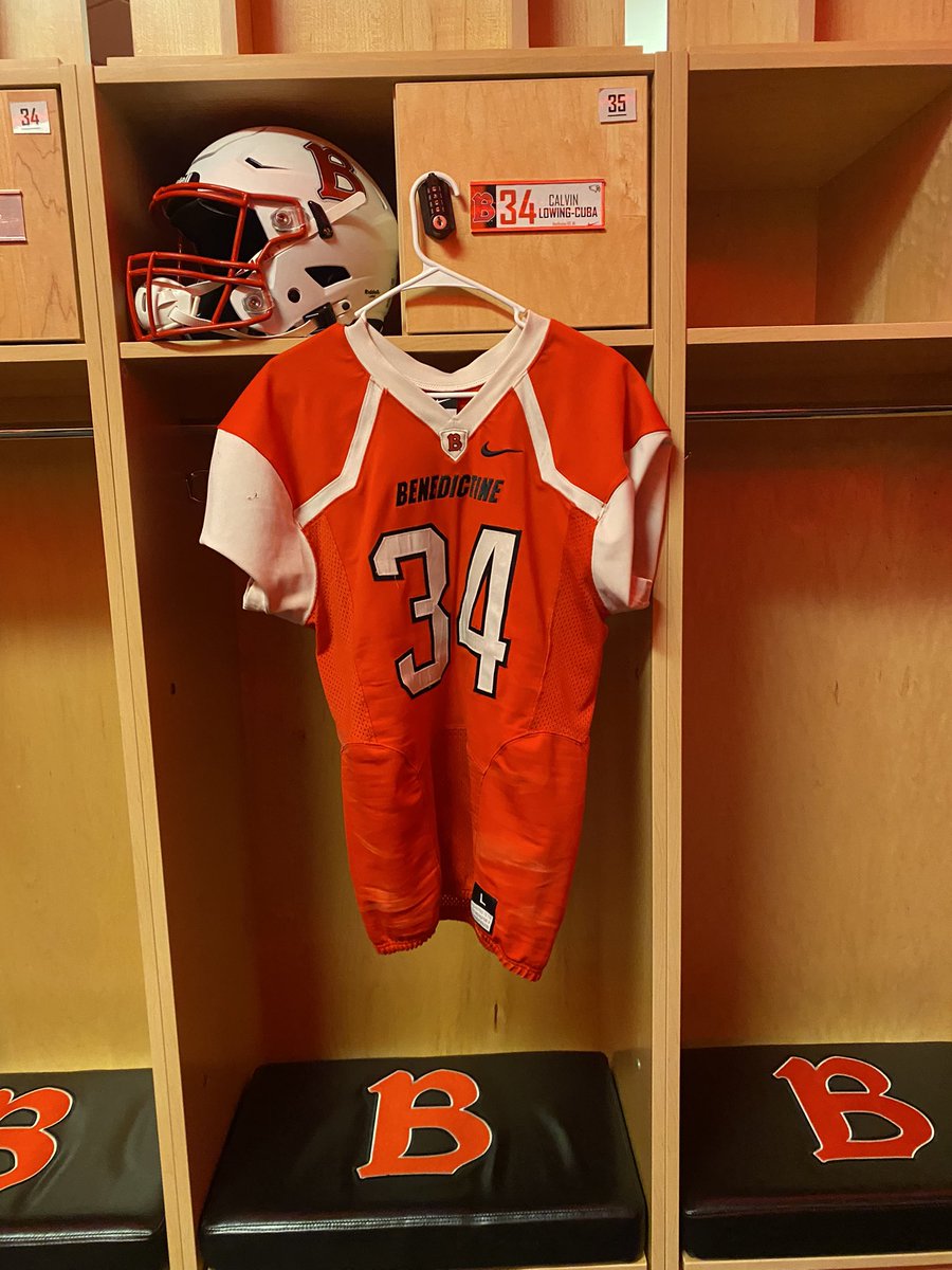 calvin_cuba's tweet photo. Had a great visit @BenUFootball thanks for having me @Coach_Schroeder @RecruitingNext @SportsWildcats @NVWildcatFB @SmTownScouting @MIexposure @PrepRedzoneMI @TheD_Zone https://t.co/5RQ3QEJ4W0
