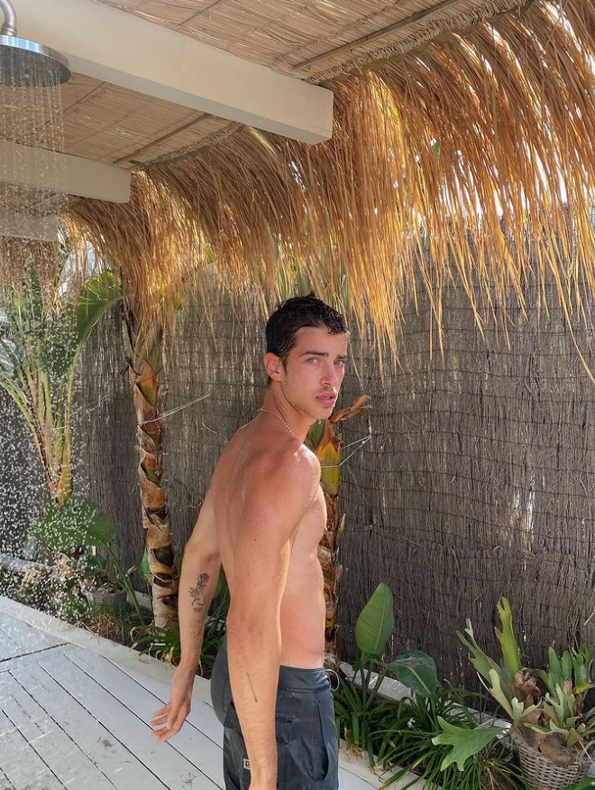 ❛ It won't be quick, it won't be easy, but it will be worth it. ❜

                     #𝐒𝐄𝐗𝐑𝐎𝐋 #𝐅𝐑𝐄𝐄𝐑𝐎𝐋