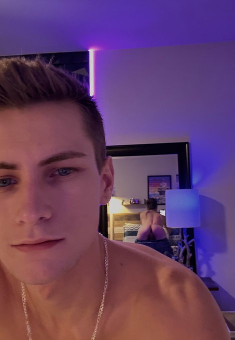 waiting for my ass pounding https://t.co/KogwS60d4W