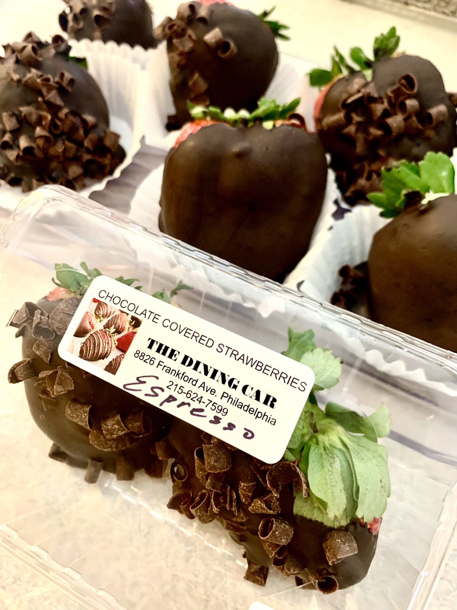_TheDiningCar's tweet image. Lover’s of Espresso, hurry in for our espresso dark chocolate covered strawberries. ❤️#meetmeatthecar #loveisintheair #espresso #chocolate #strawberry #strawberries