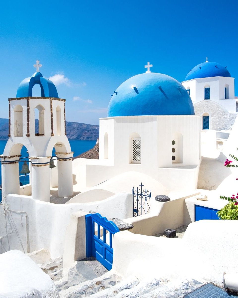 goaheadtours's tweet image. I’m Santorini and I think us together would be even more beautiful than my sunsets. Let&apos;s go on a date! You can pick when we go: fal.cn/3m78H #destinationdating #santorini #santorinitravel #greekislands #greecetravel #greece #grouptravel