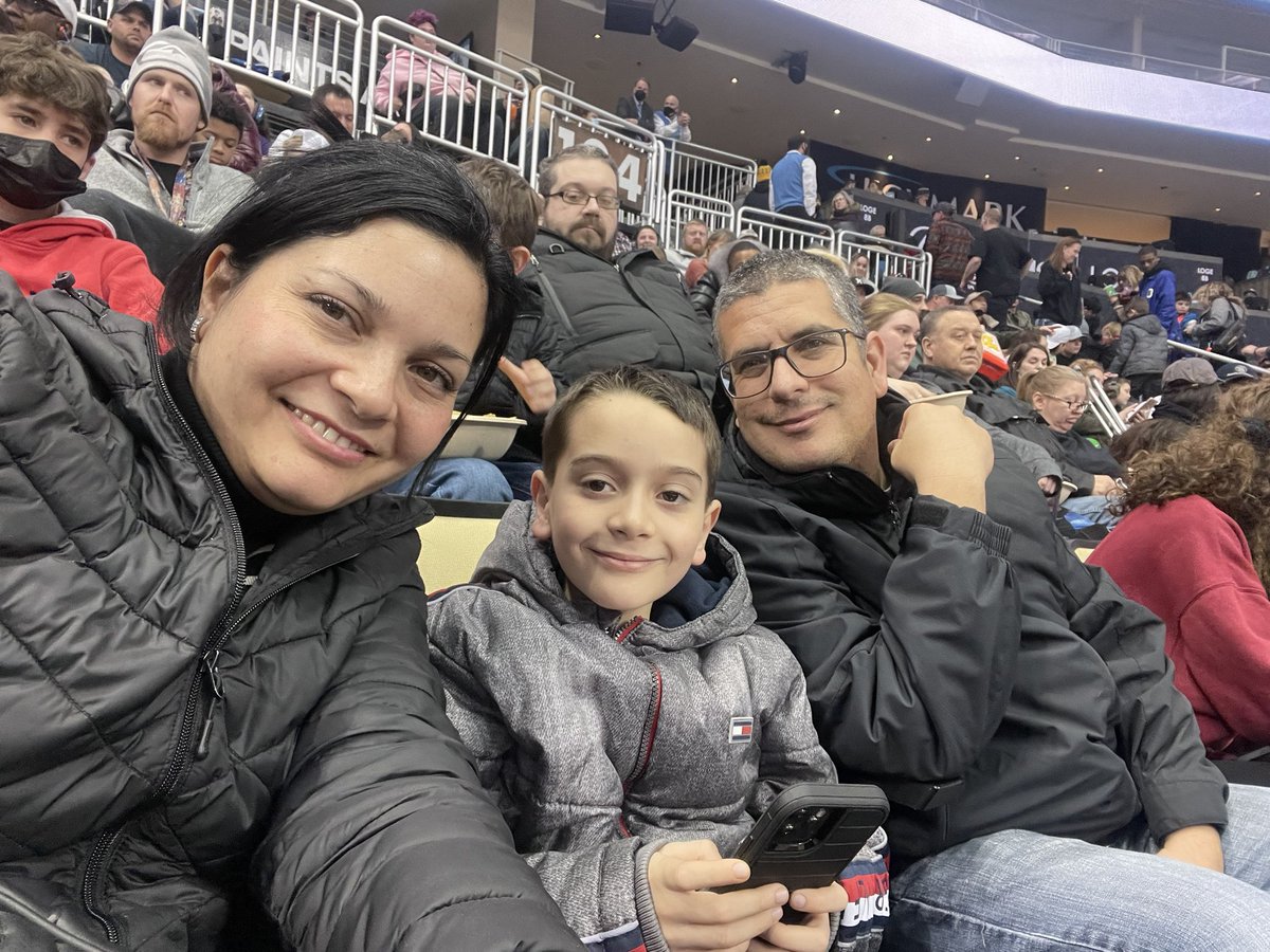 h3dmj's tweet photo. From Venezuela #MonsterJam @MonsterJam #Pittsburgh https://t.co/HjZMstN2Ux
