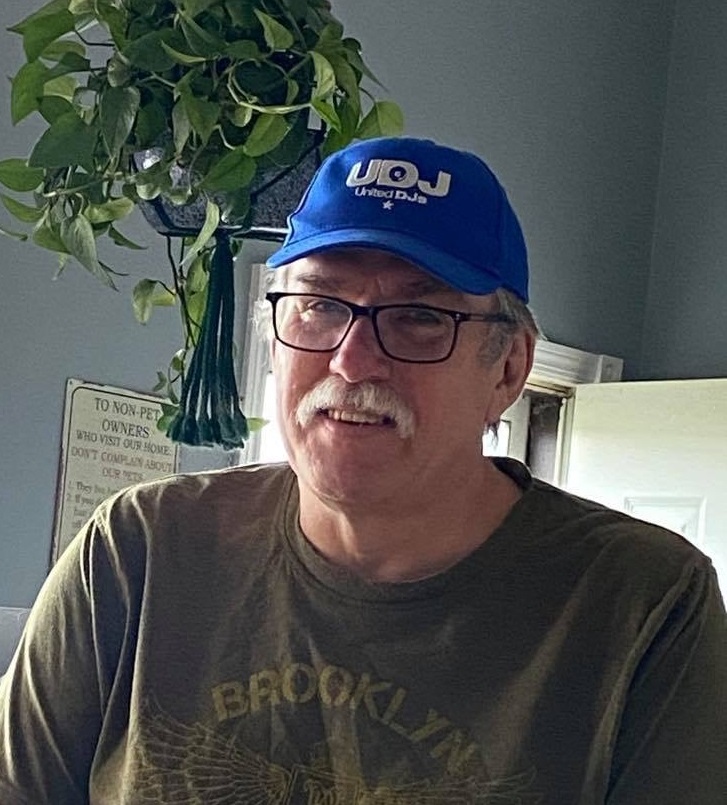 4bigdaddyruss's tweet photo. WKND-RadioGTA-LineUp
6am-#CanadianIndieCountryCountdown
Sat&amp;Sun @-Noon-Bill Smith-#WKNDNewMusicMix
8pm-Bill Smith-#WKNDNewMusicMix
https://t.co/5iVG6w3sE8
6pm-#MagicMattGraig/8pm-#TheUnknownDJ-#MakeBelieveDriveIn MDNT-BigDaddy-#Top40Timeline, Sun-10am-#HellHoundsOnMyTrail, #Blues https://t.co/k5ZPLIK3gL