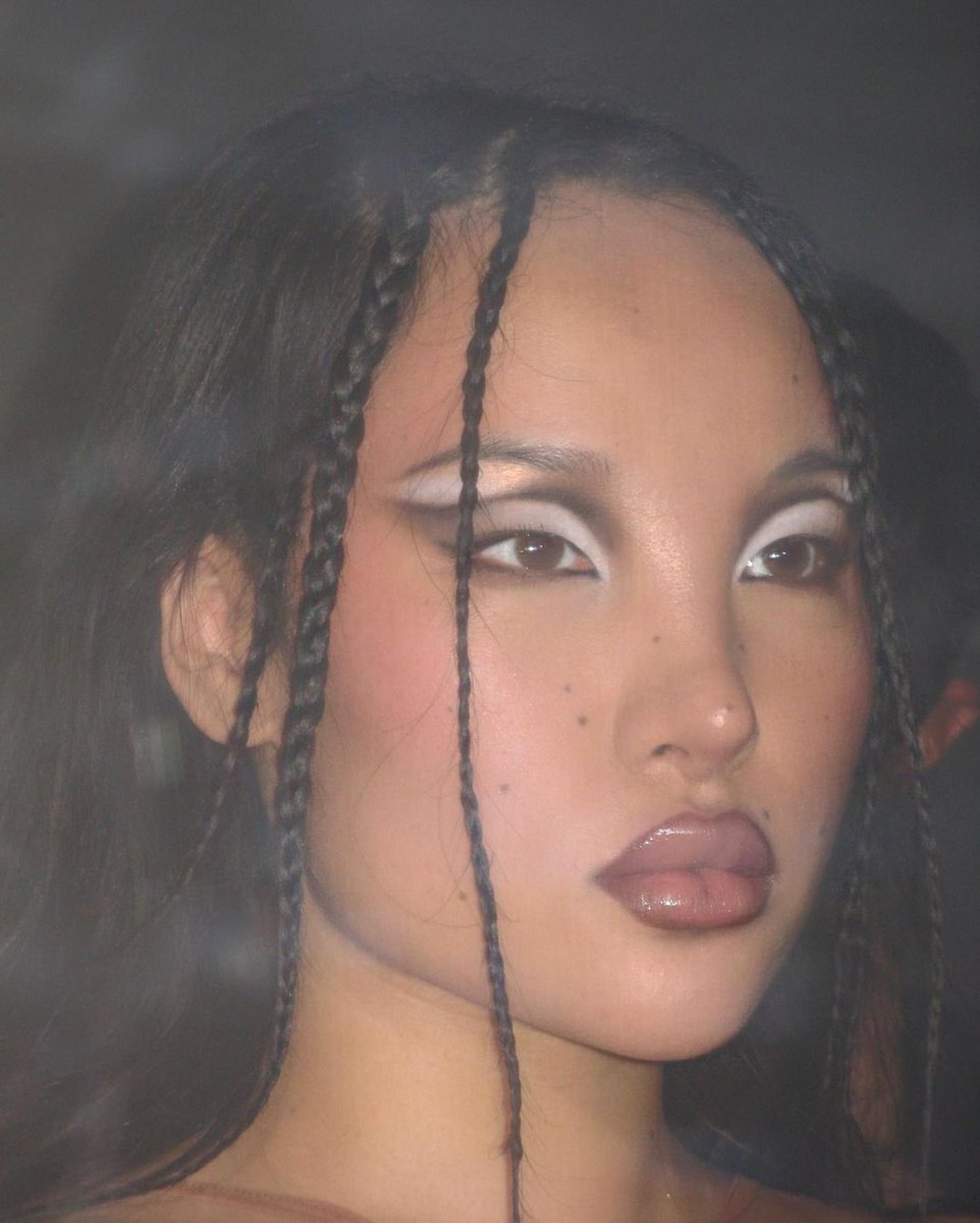 fentyfairies's tweet photo. makeup by ana takahashi https://t.co/LIVOmThjp9