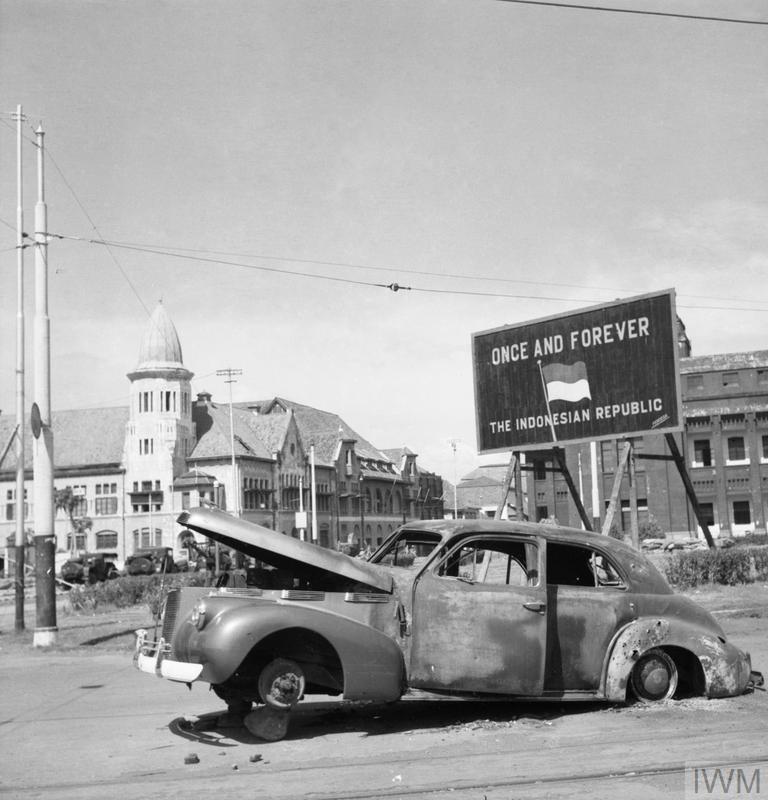 curatorian's tweet photo. Reading @Alan_Allport's #Demobbed and always pleased to see Britain's entanglements in southeast Asia, and the battle of Surabaya in particular, remembered. An utterly forgotten but nonetheless brutal part of the aftermath of #WW2 in Asia. https://t.co/VKhToSllEb