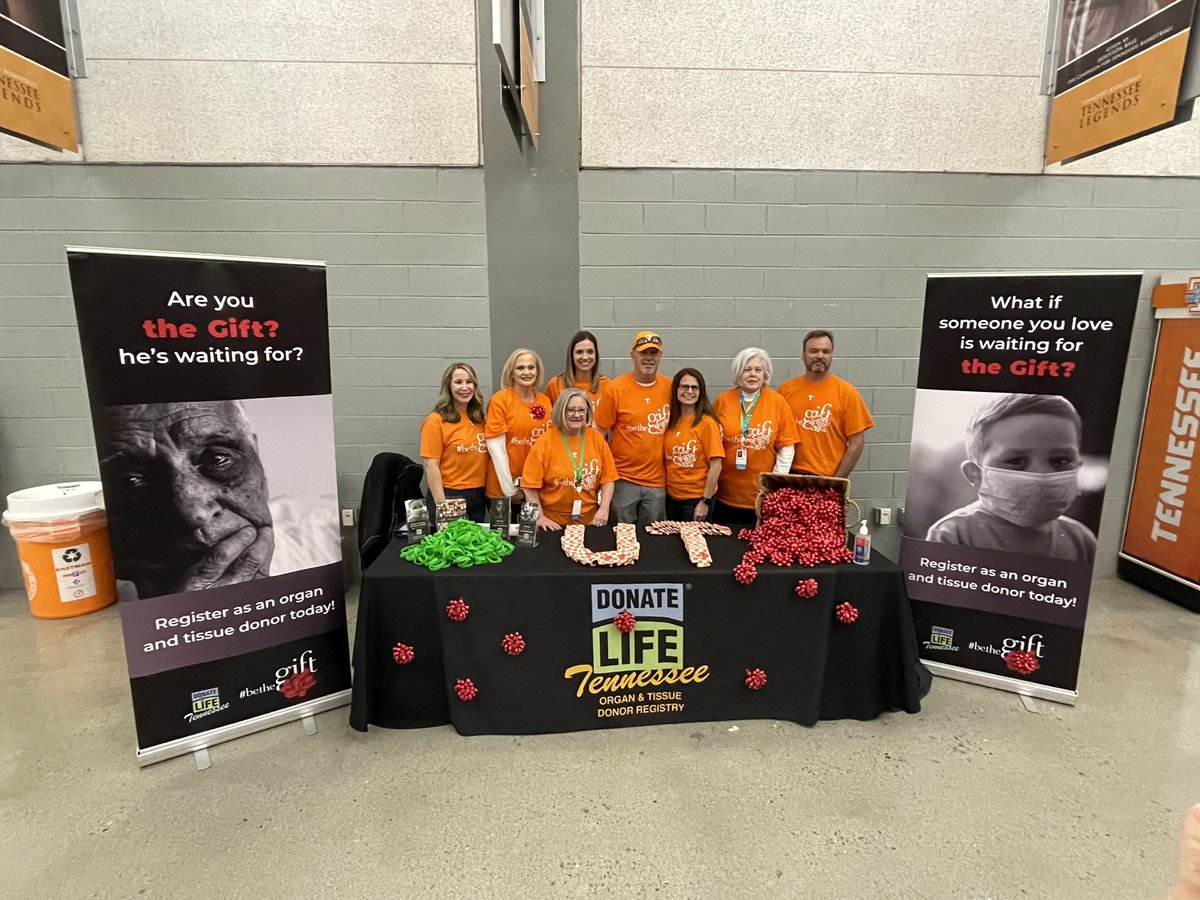 TNDonorServices's tweet photo. The @TNDonorServices team is all set up at the Thompson-Boling Arena! Come see us and get registered as an organ and tissue donor! #BeTheGift #DonateLife https://t.co/GxJKl6L30F