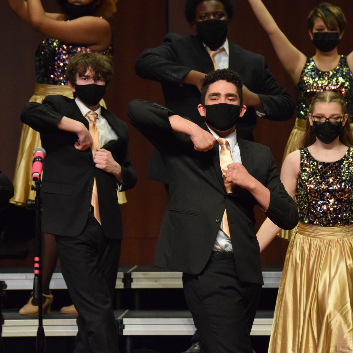 UrbShowChoir's tweet photo. We're incredibly happy to welcome @NHMS_Choirs Explosion! to the #39USCI stage. Way to live - and sing - your story! https://t.co/j9DPKXph1u
