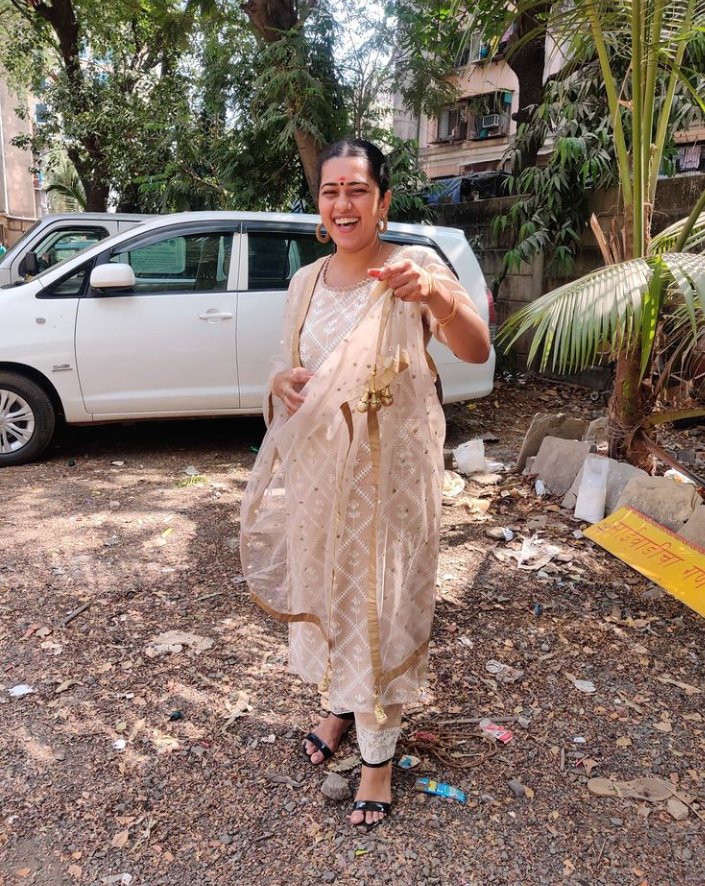 असली दोस्त आपके चेहरे पर बकवास करते हैं और आपकी पीठ पीछे अच्छी बातें कहते हैं🥰♥️♥️♥️