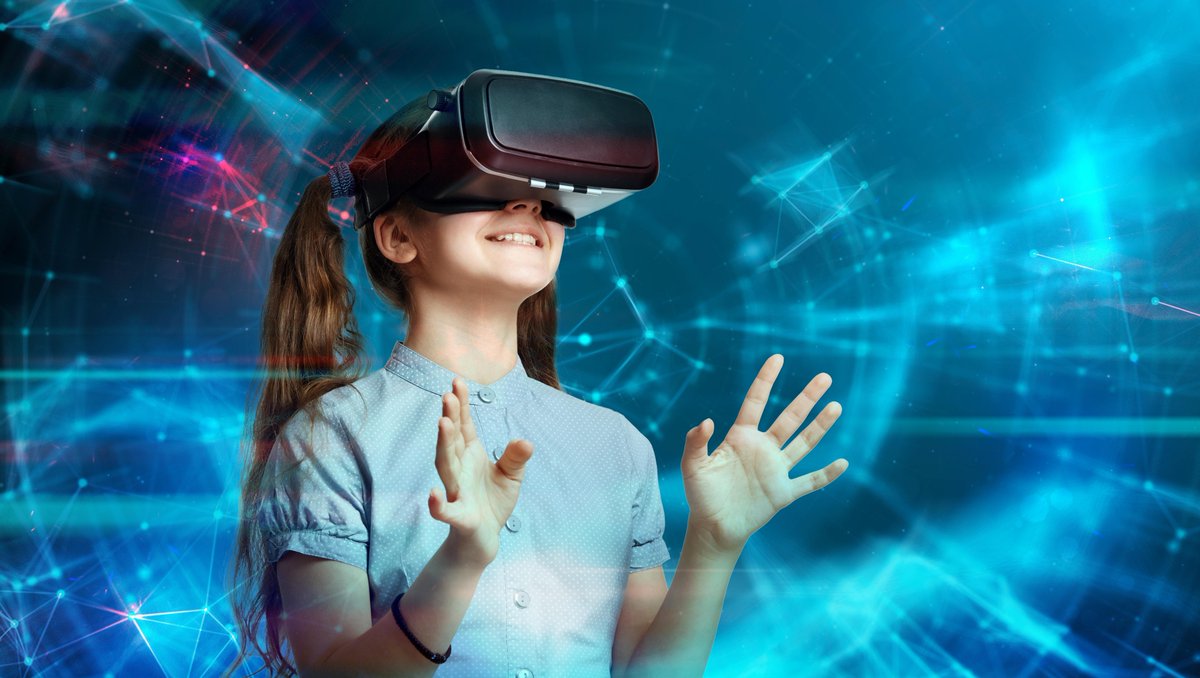 RetroVirtual's tweet photo. Kids bored and stuck indoors? Bring them down to let off steam in Fruit Ninja, shoot the goblins in QuiVR, or play as a family in the nutty Loco Dojo!

Some big changes are coming up soon in Virtual and Retro - we can't wait to tell you about it! https://t.co/Vyrm5BAuBg