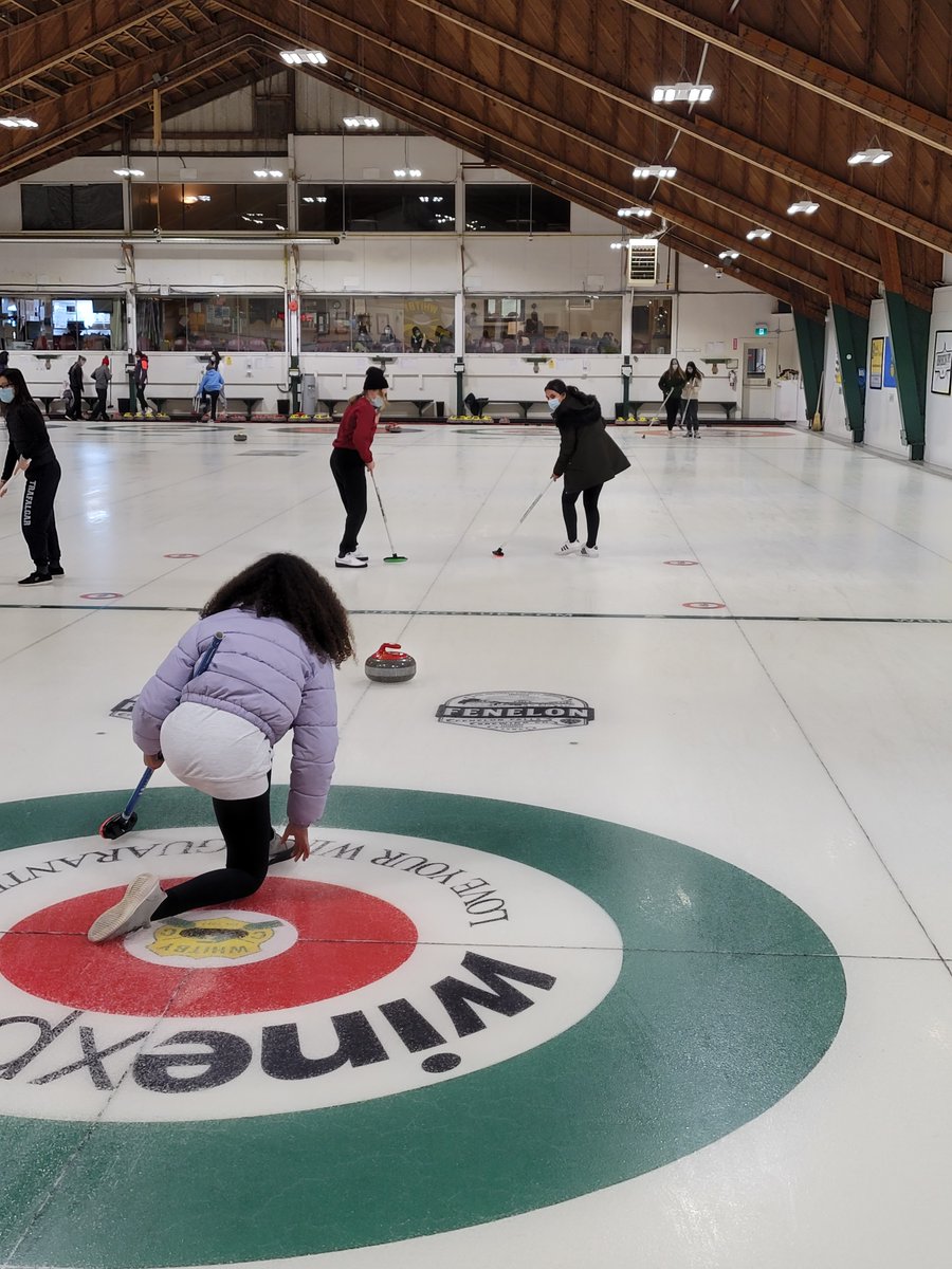 trafalgarcastle's tweet photo. Beyond the Castle Fun continues for the Grade 10's! On Wednesday they went curling at the Whitby Curling Club. This was one of the many activities the Grade 10's participated in. Stay tuned for more Beyond the Castle Content throughout the upcoming week. #BeyondTheCastle https://t.co/1mNx7GAAnq