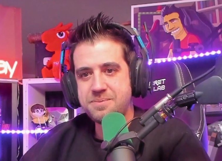 k3llyverse's tweet image. Auroners llorando en este preciso momento// Auron ahora mismo