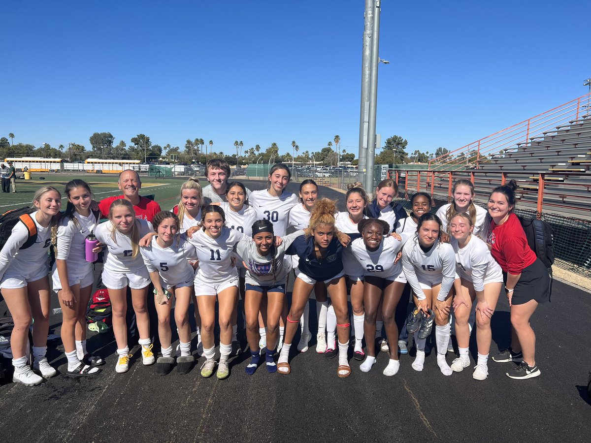 CehsGirls's tweet image. So extremely proud of the Lady Coyotes that fought hard for 80 minutes against a physical Horizon Team and earned that win with a final score of 3-2.  Off to the quarterfinals! #selflesspursuitofexcellence