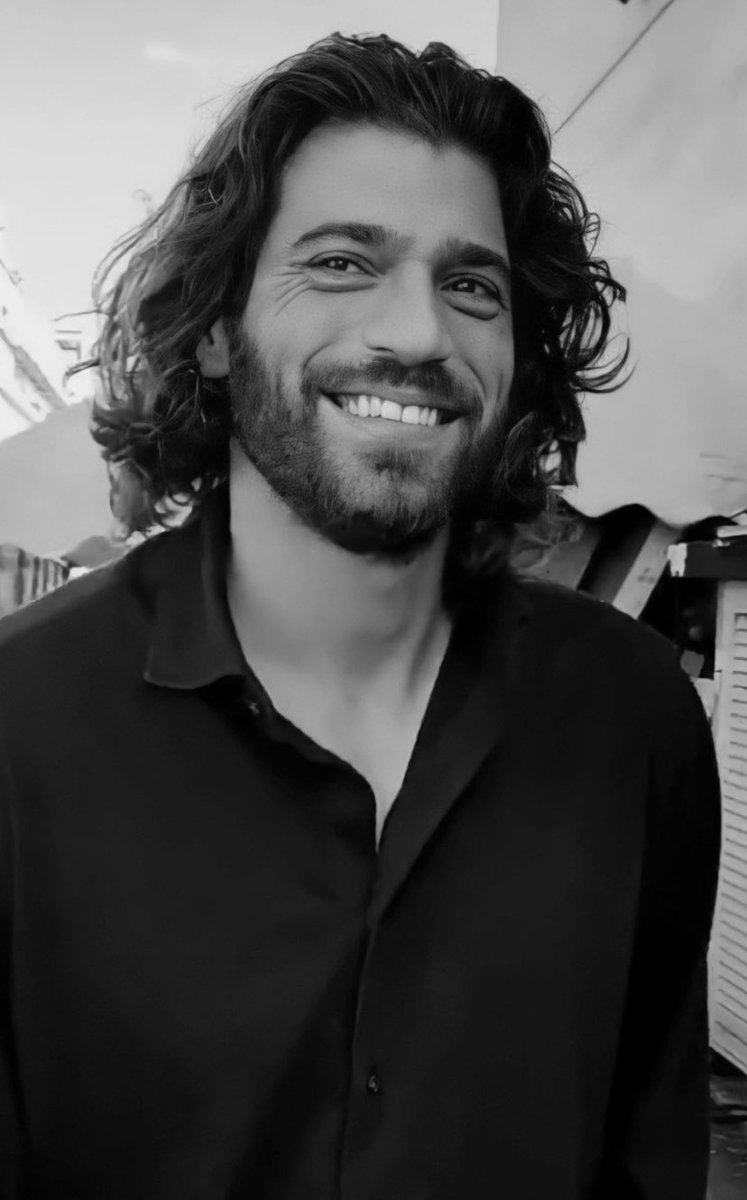 CanYamanNewsInt's tweet photo. Love generates love #CanYaman ❤️ https://t.co/taLqS0n85h