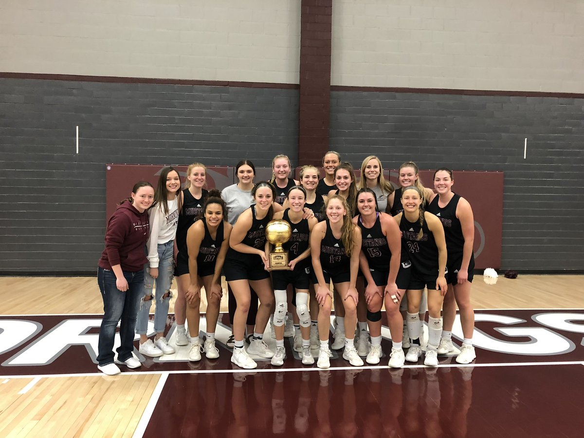 morningsidewbb's tweet photo. With the winning score of 69-38 over the Broncos we are Regular Season Champs! 🤩💥

Great work today girls &amp; everyday you’re in the gym, you only get better! 

#findaway https://t.co/nhLmYRzYjN