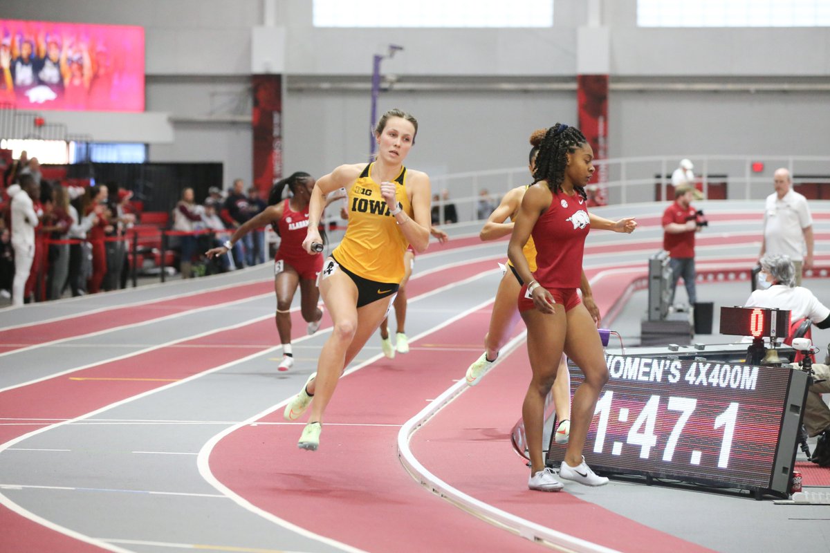 IowaXC_TF's tweet photo. Women's 4x400m | Tyson Invite

🚨 𝙉𝙀𝙒 𝙎𝘾𝙃𝙊𝙊𝙇 𝙍𝙀𝘾𝙊𝙍𝘿 🚨

Bruxvoort, Roberts, Wensel and King run 𝟯:𝟯𝟮.𝟯𝟴 and put down the No. 6️⃣ time in the @NCAA this season! 🔥

#Hawkeyes | #FightForIowa https://t.co/ouAzMZv5EH
