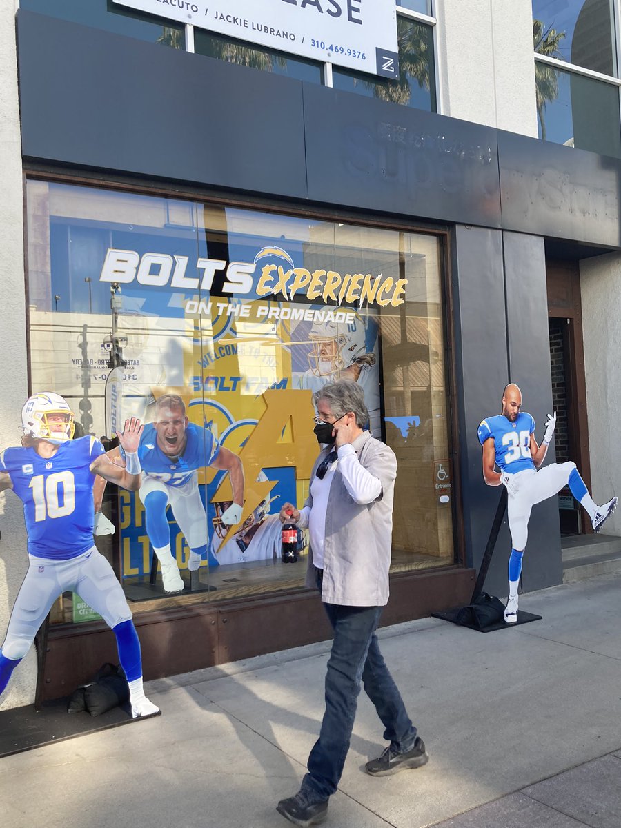 Ryan_M_Wheeler's tweet photo. Interesting on super bowl weekend the other local team is more present. https://t.co/riTvb9dIMP