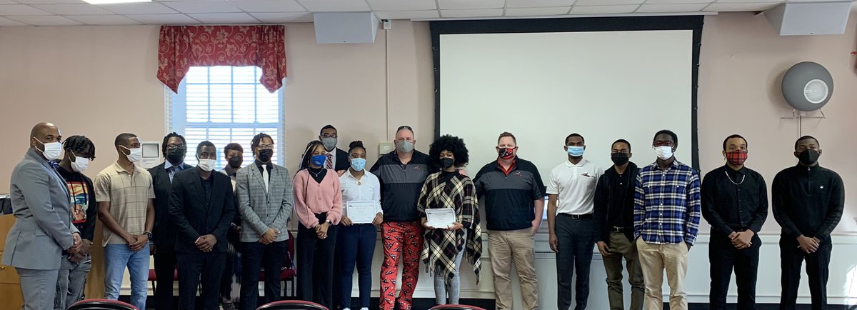 Walterw06's tweet photo. Hosted by TiAsia Lindsay- President &amp; Stefan Sabur, VP of the HPER Sport Mgt. Majors Club - Parney, CEO of the Richmond Flying Squirrels, &amp; VP/GM Ben Rothrock Enlightened the @VSUCOE HPER students about the Richmond Flying Squirrels Exec. Management Program. https://t.co/z9zN777JM8