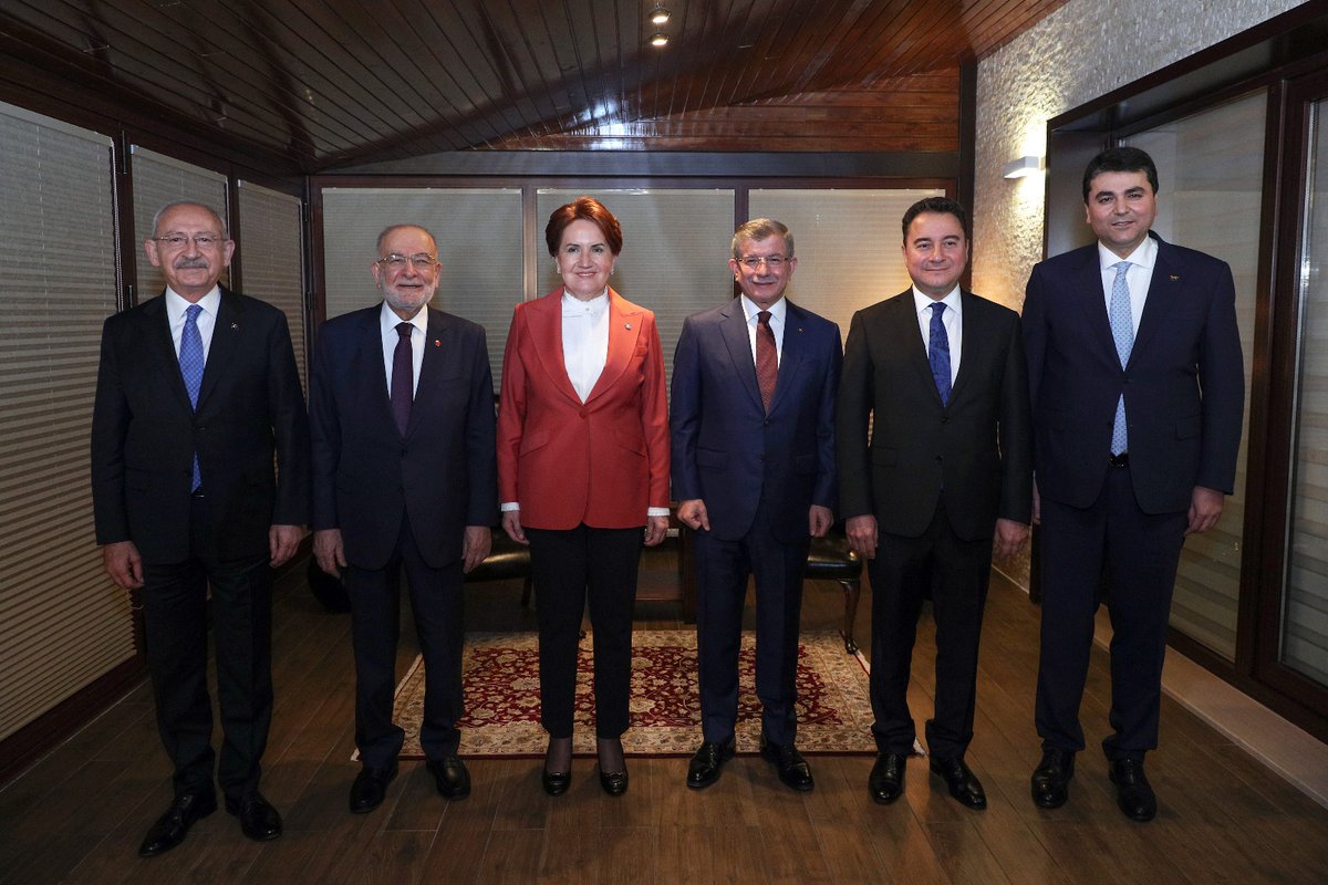 meral_aksener's tweet photo. Adaleti, vicdanı, liyakati ve ortak aklı esas alan parlamenter sistem önerimizi konuştuğumuz bu kıymetli toplantı için başta Sayın @kilicdarogluk olmak üzere tüm siyasi liderlere teşekkür ediyorum.

@Ahmet_Davutoglu @T_Karamollaoglu @DpGultekinUysal @alibabacan https://t.co/BwQuf3tCx9