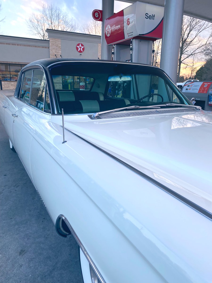 ellisoptical's tweet photo. Slidin by in dat Big Body.  #CaddyTime https://t.co/7vUKEEpatD