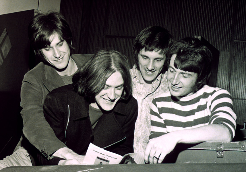 Ray Davies penned “So Tired of Waiting for You” while still in art school, and featured a decidedly slower pace than some of the group’s other singles. The song has gone on to be recorded by Nancy Sinatra, Green Day, and countless others. #thekinks #kinks #britishinvasion