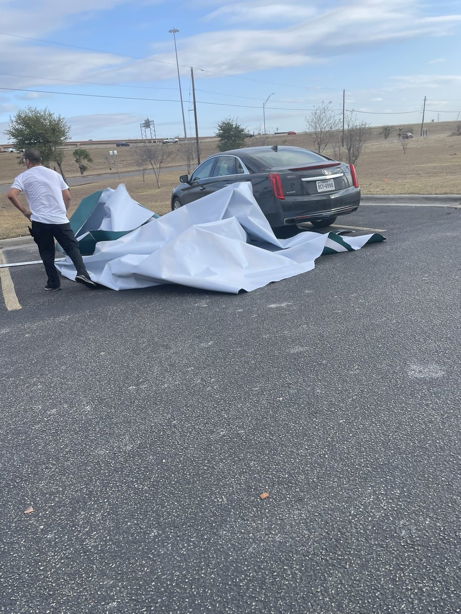 chermeister22's tweet photo. Gale warning in Corpus. Me: “I wonder how bad the winds will get” Mother Nature, “hold my beer” @HomewoodSuites @HiltonHotels https://t.co/zqr5eah8Jr
