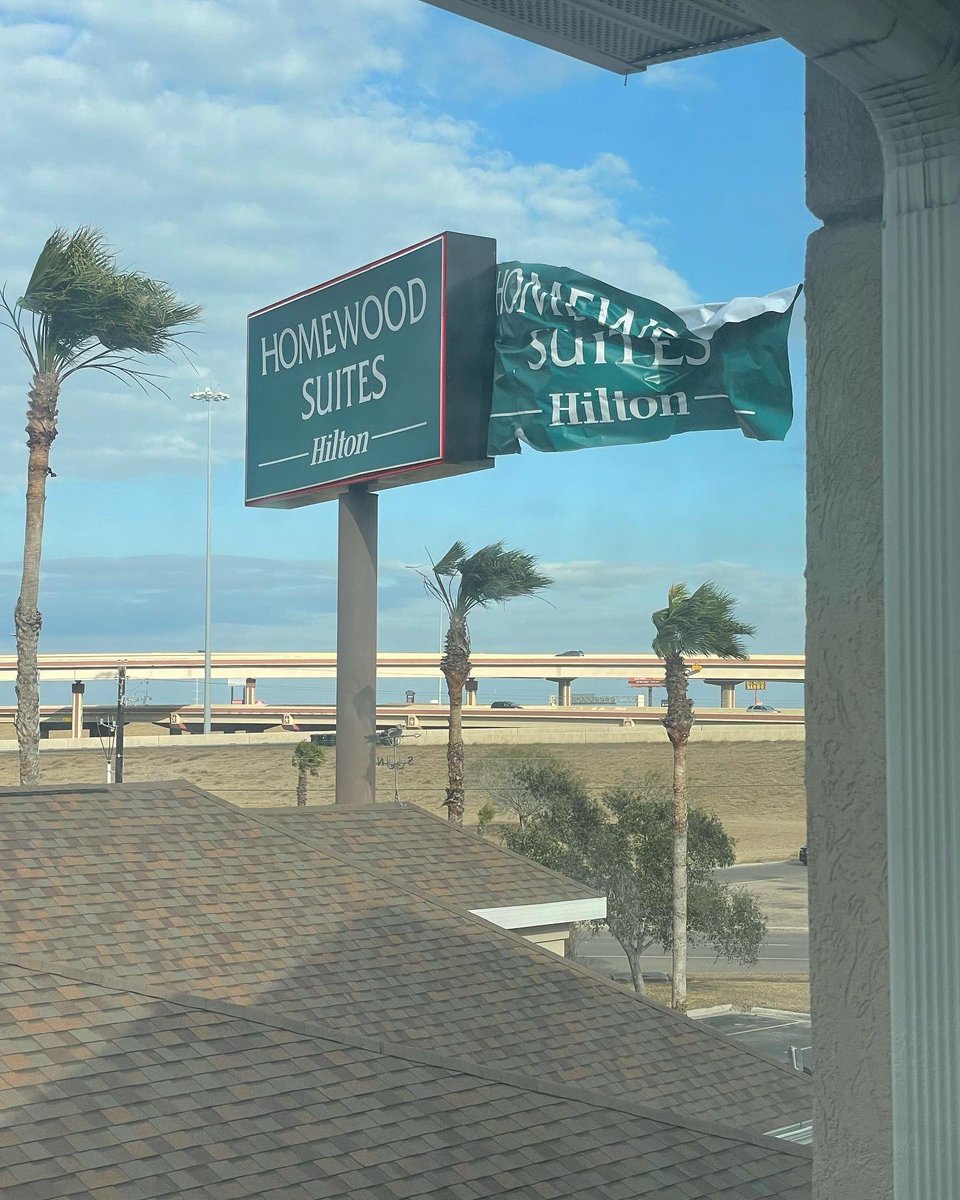 chermeister22's tweet photo. Gale warning in Corpus. Me: “I wonder how bad the winds will get” Mother Nature, “hold my beer” @HomewoodSuites @HiltonHotels https://t.co/zqr5eah8Jr
