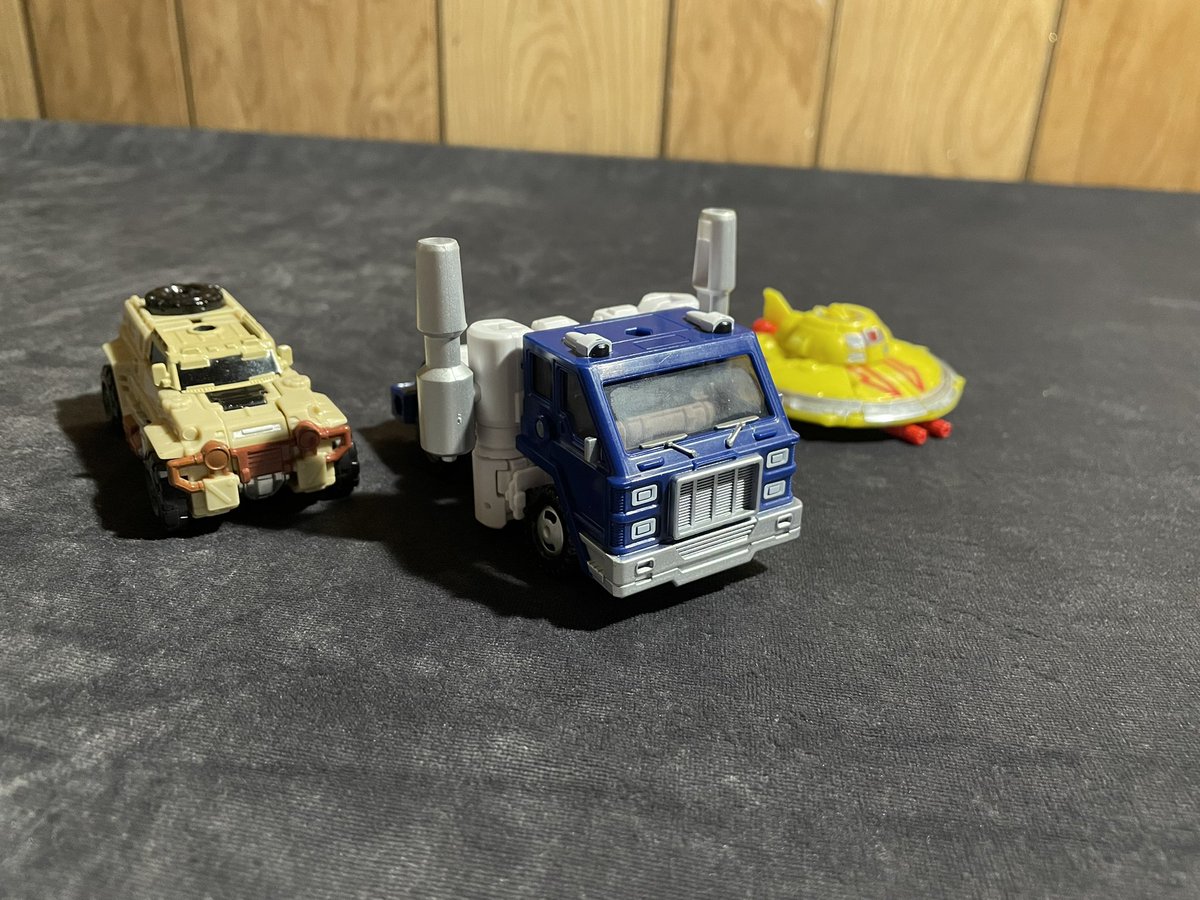 ImpulseDrive97's tweet image. Welcome back to my little corner of the internet! 

Today, I thought I would take pictures of a few little guys from 1986! Doing their best to battle evil! 

… Even if they’re not that good at it. 

#transformers #toyphotography