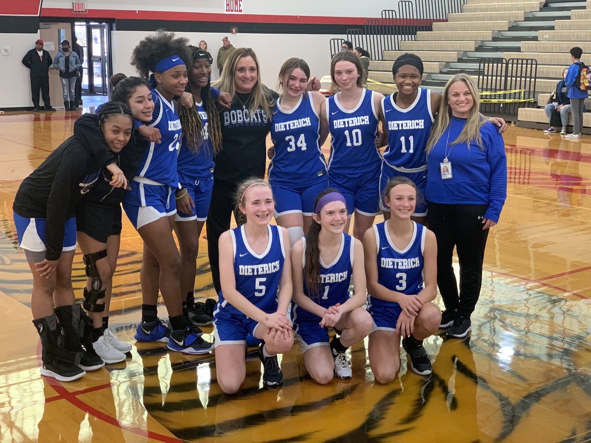 cbryan33's tweet photo. District champs!!! 💙🏀💙🏀. So proud of these girls!  First district championship for @DieterichMS !! @MISD_Athletics @MidlothianISD https://t.co/yDUgzittas