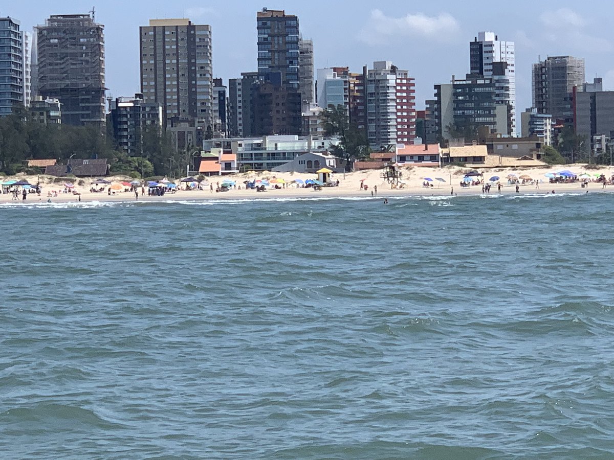 cmmramos's tweet photo. Torres! Passeio de barco! Os golfinhos sempre estão ali no verão! https://t.co/eDRFZcIDBG