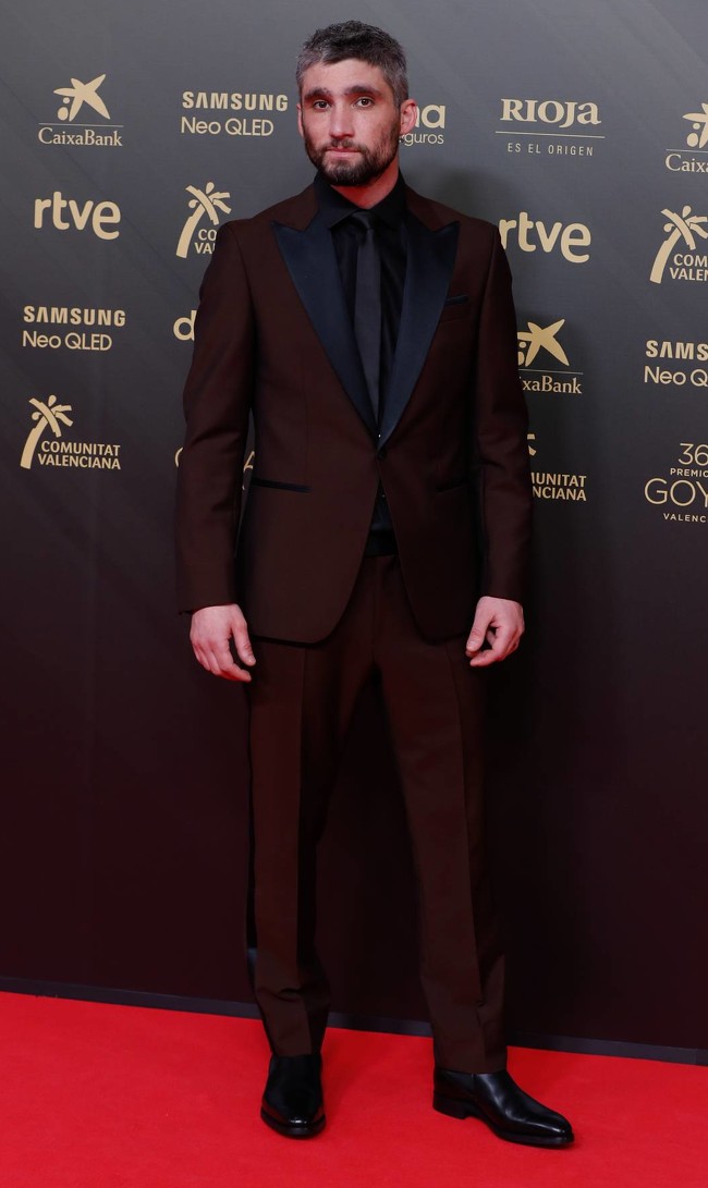 Caro_Regueira's tweet photo. Fabuloso el traje de #ChechuSalgado 😍 #Goya2022 https://t.co/nMehtI1o3I