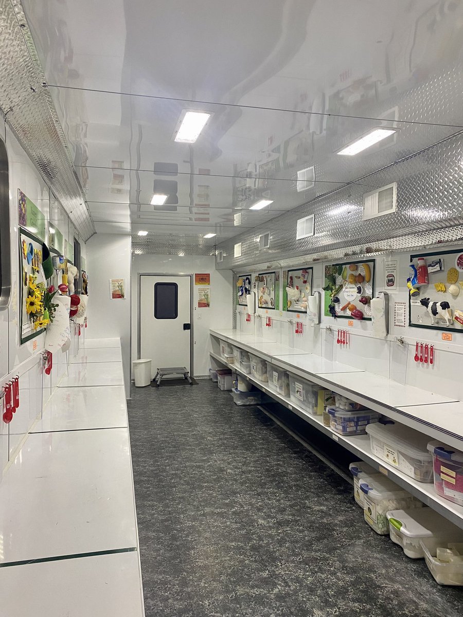 JSills03's tweet photo. The Mobile Ag Lab is ready for 3rd and 4th graders on Monday! @Buckingham411 https://t.co/rQKg1au5Mg