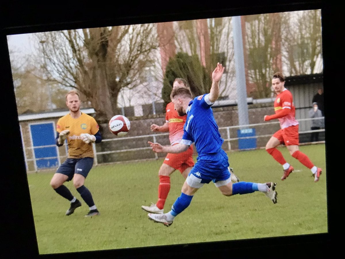 thejakewhiteley's tweet photo. A few player/match-action #NikonScreengrabs from today’s @SpaldingUnited v @CTFC1904 (#NPLD1Midlands, Sat 12/2)…
@Andrew_Clucas @duggan895 @ItsMeGreeny5 @ben_shove @XeroxMonkeySUFC @Joanne_Bucci https://t.co/NO0neX9gJ7
