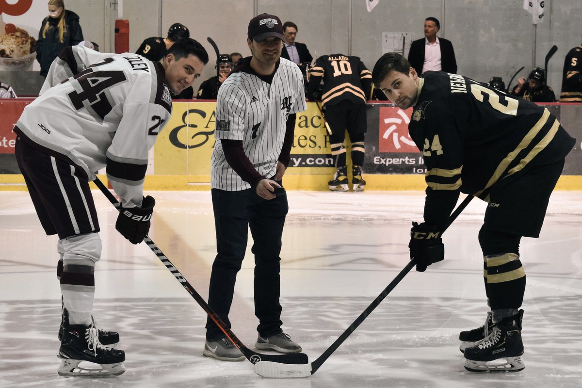 MoStateBSB's tweet photo. The Canadian back on the ice 🏒
@J_Hawk12 with the ceremonial puck drop at the @MOStateHockey game
Go Ice Bears! https://t.co/knXj0XrdDA