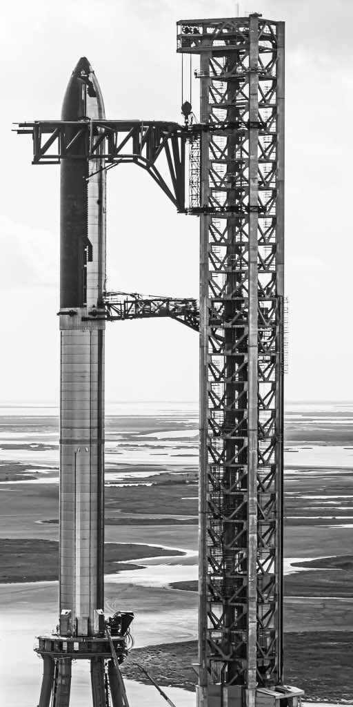 johnkrausphotos's tweet image. Starship, Super Heavy, and the Orbital Launch Tower in Starbase, Texas