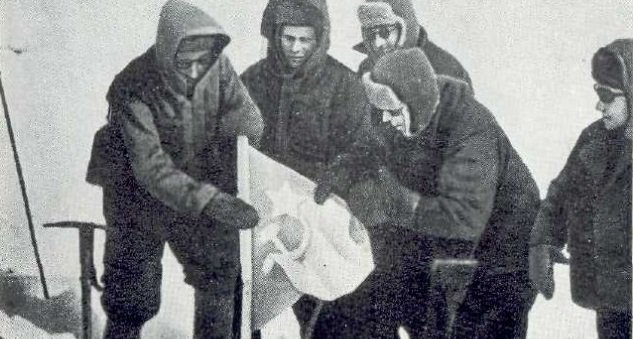 13 февраля 1943 года 6 альпинистов под командованием Гусака сбросили фашистские вымпелы с западной вершины Эльбруса, подняв над ним красный флаг. 17 февраля 14 бойцов под командованием Гусева сорвали фашистские флаги и с восточной вершины – и водрузили флаг СССР