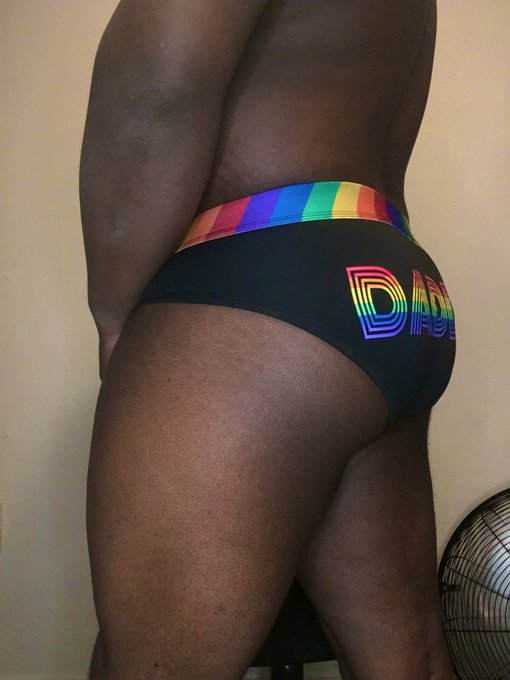 Which do you prefer? Red, grey, or rainbow trim https://t.co/nspNJ9r7wl